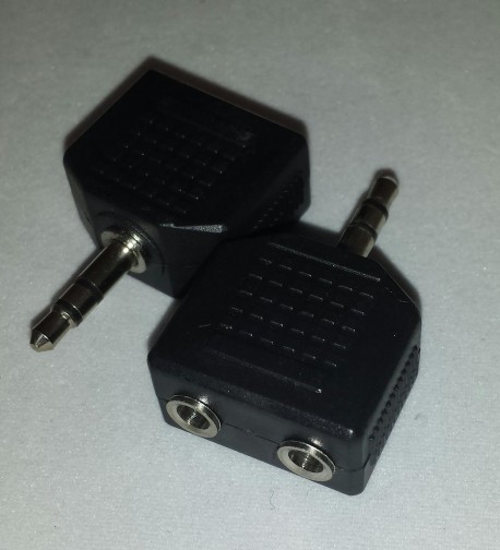 Adapter 2.5mm male stereo - 2 x 3.5mm female stereo